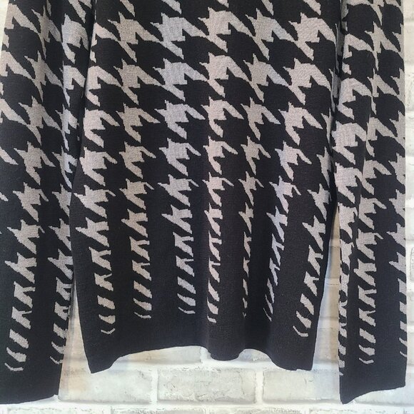 Hugo Boss Virgin Wool Houndstooth Sweater Black Gray Fade Medium - Picture 8 of 9